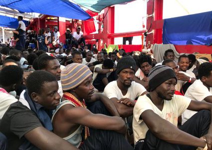 إيطاليا: استقبال 182 مهاجراً