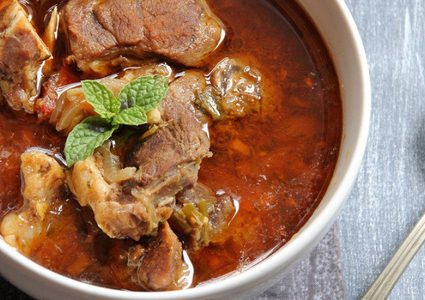 مقادير مقلقل لحم بقدر الضغط