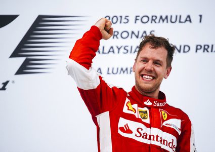 فيتيل يحقق إنجازه الأول في سباق "فورمولا 1"