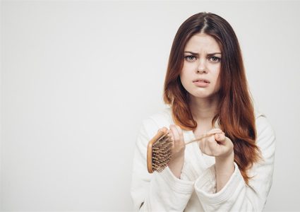 ما هي الأطعمة التي تمنع تساقط الشعر ؟