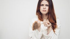ما هي الأطعمة التي تمنع تساقط الشعر ؟