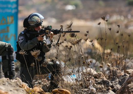 مواجهات بين الشبان وقوات الاحتلال شمال البيرة
