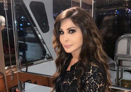 خطأ من إليسا يتحول إلى "تراند"