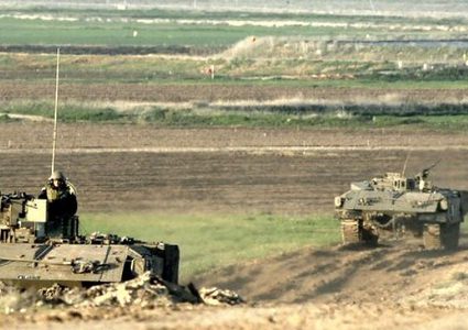 آليات الاحتلال تتوغل بشكل محدود وسط قطاع غزة