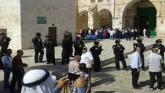 مستوطنون بينهم رئيس الشاباك الأسبق يقتحمون الاقصى