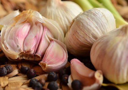 تناول البصل والثوم يحمي من سرطان خطير يصيب السيدات