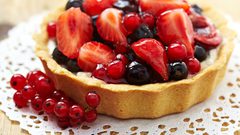 تارت التوت مع جبنة الماسكاربوني بالليمون