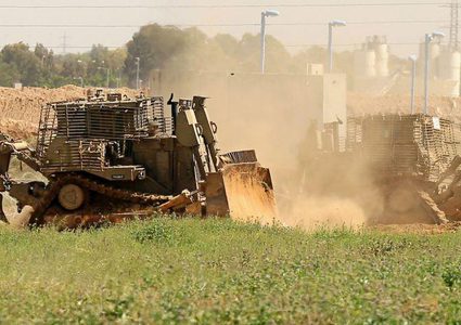 الاحتلال يواصل استهداف الصيادين والمزارعين