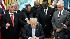 خبير دولي: سيناريو عزل ترامب قابل للتحقق رغم طول الطريق