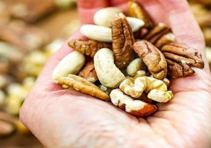 المكسرات تقضي على السمنة