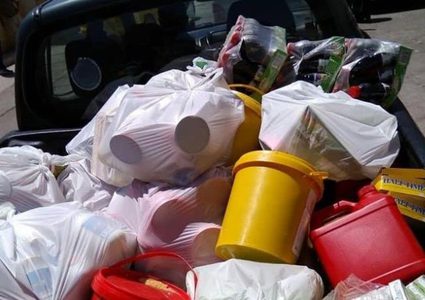 ضبط قرابة 900 كغم مواد غذائية وألبان منتهية الصلاحية