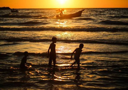 الطقس: أجواء حارة نسبيا إلى حارة