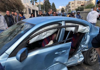 اصابة 10 مواطنين بحادث سير شرق القدس