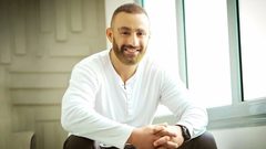 أحمد السقا ينفي شائعات طلاقه
