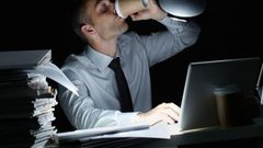 دراسة بريطانية تكشف مخاطر العمل ليلا