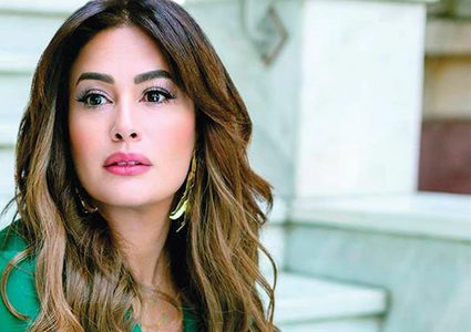 هند صبري تحصل على جائزة أفضل ممثلة في مهرجان الجونة السينمائي