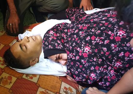 شيعت جماهير فلسطينية، اليوم السبت، جثمان الشهيد ساهر عوض الله عثمان (20 عاماً)، الذي استشهد مساء أمس، متأثراً بجروحه التي أصيب بها خلال مشاركته في مسيرات العودة وكسر الحصار.