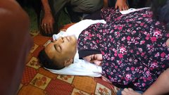 شيعت جماهير فلسطينية، اليوم السبت، جثمان الشهيد ساهر عوض الله عثمان (20 عاماً)، الذي استشهد مساء أمس، متأثراً بجروحه التي أصيب بها خلال مشاركته في مسيرات العودة وكسر الحصار.