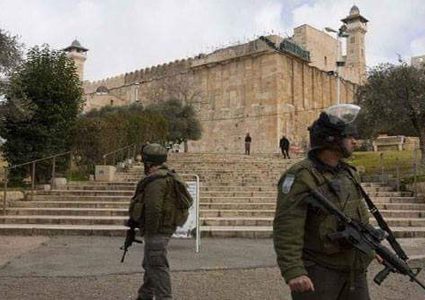 الاحتلال يغلق الحرم الإبراهيمي غدا وبعد غد