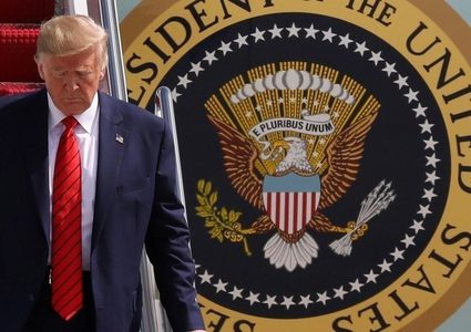 ترامب للديمقراطيين: بلادنا معرضة لخطر "غير مسبوق"