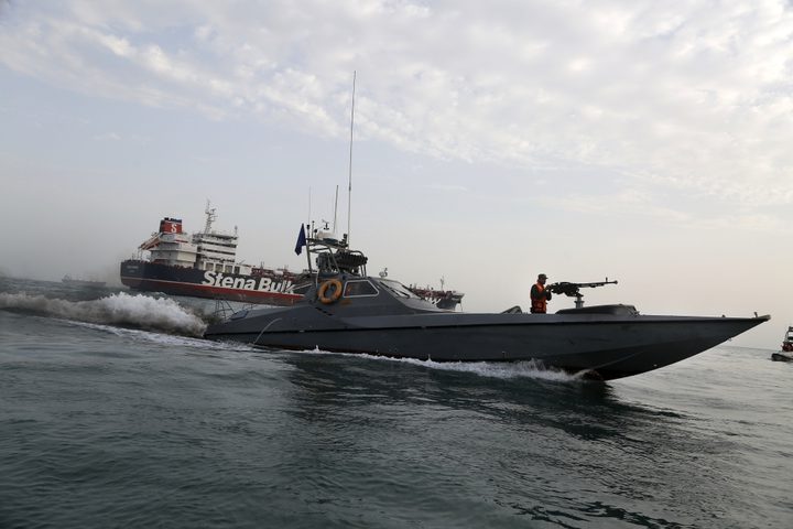 إيران: الإفراج عن 7 أفراد طاقم ناقلة نفط
