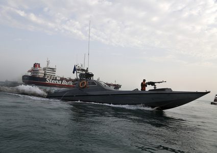 إيران: الإفراج عن 7 أفراد طاقم ناقلة نفط