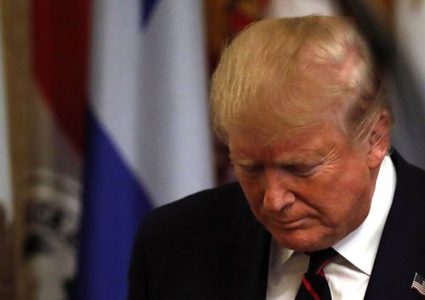 بيلوسي: كفة الرأي العام ترجح لخيار عزل ترامب