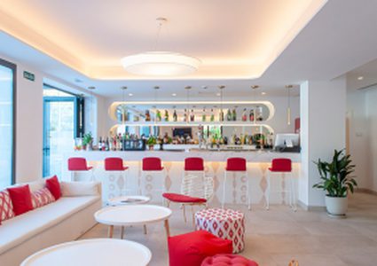 فندق إسباني "للنساء فقط"