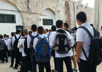 التعليم: التطاول على المعلم يشكل خطورة وخرقا للقيم الوطنية