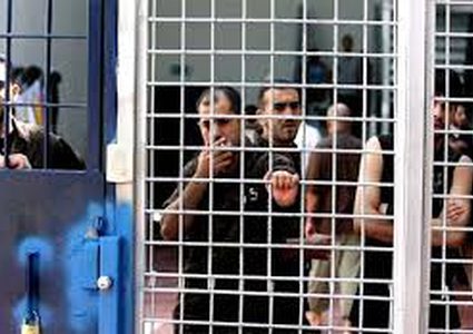 تحذيرات من تفاقم الوضع الصحي للأسرى المضربين