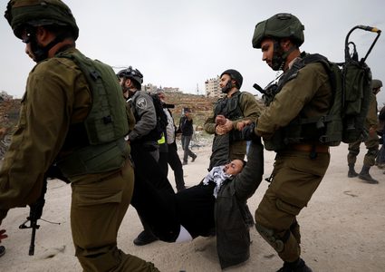 الاحتلال يصدر 101 أمر اعتقال إداري خلال شهر