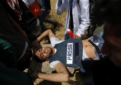 مركز حقوقي: قوات الاحتلال تتعمد استهداف الصحفيين الفلسطينيين