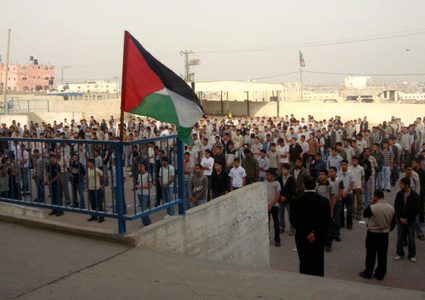 كشف ملابسات إلقاء قنبلة مسيلة للدموع على طابور مدرسي