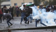 اصابات بالاختناق خلال مواجهات مع الاحتلال في البيرة