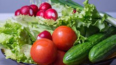 لماذا عليك التوقف عن تناول الخضراوات النيئة في الحال ؟