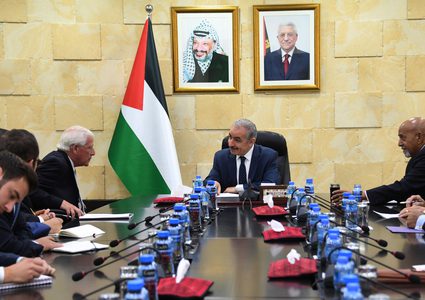 اشتية: نعتمد على حكمة أعضاء الكونغرس في الضغط على أمريكا