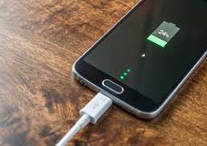 وفاة مراهقة بسبب إنفجار هاتفها خلال شحنه بالقرب منها !