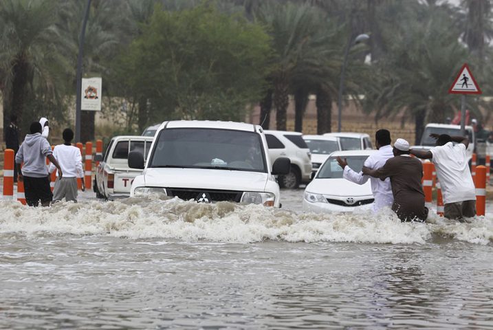 سيول وأمطار شديدة في مكة