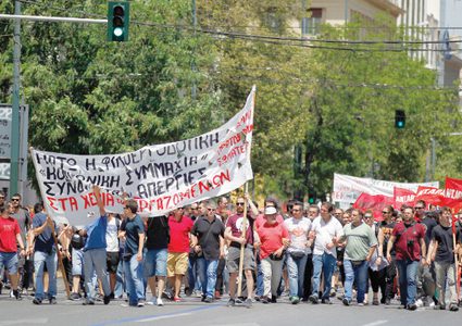 الإضراب يشل اليونان