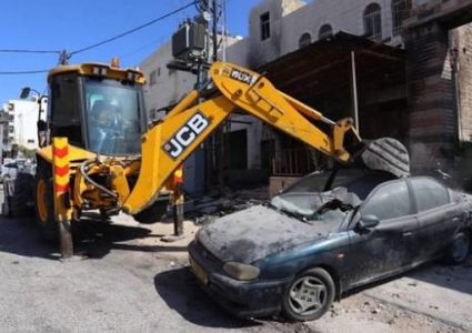 إتلاف مركبات غير قانونية والقبض على "3140" مطلوباً