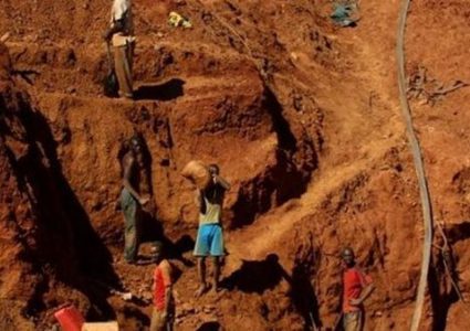مصرع 20 شخصًا جراء انهيار منجم شرقي الكونغو