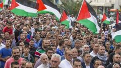 رام الله: مسيرة جماهيرية دعماً للأسرى المضربين والأسير عربيد
