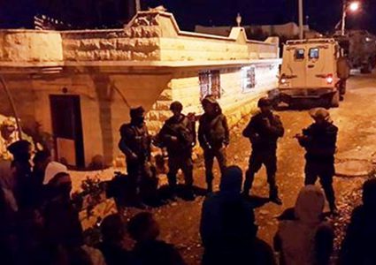 إصابة العشرات بالاختناق عقب اقتحام الاحتلال لبلدة بيت أمر