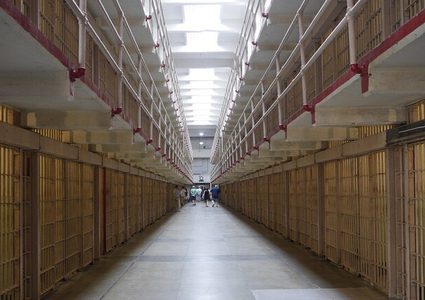 حكم بالسجن مدى الحياة على أم قتلت ابنتيها