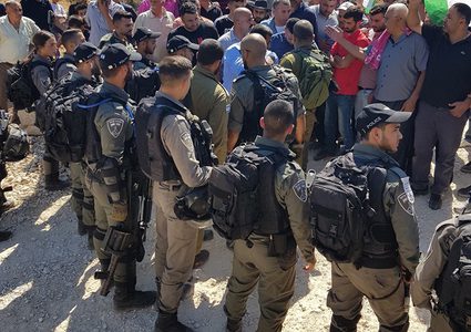 بوابات حديدية للاحتلال شرق قلقيلية