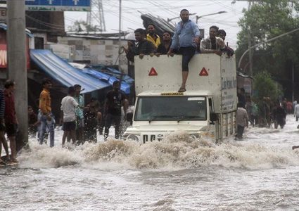 الفيضانات تقتل 73 هنديا