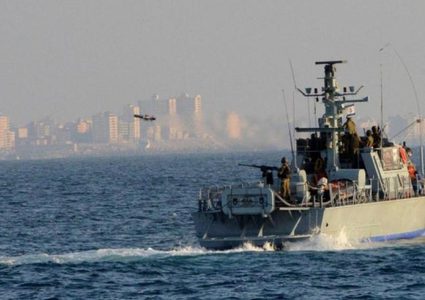 الاحتلال يطارد الصيادين في بحر غزة