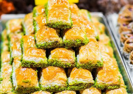 البقلاوة بالفستق الحلبي