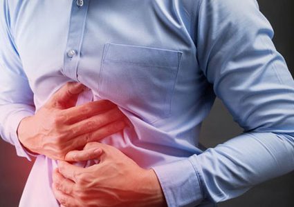 4 أسباب لحدوث القرحة الهضمية