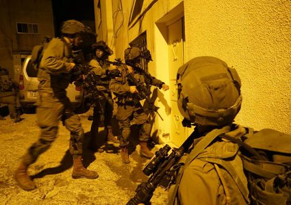 قوات الاحتلال تعتقل مقدسي بعد التحقيق معه